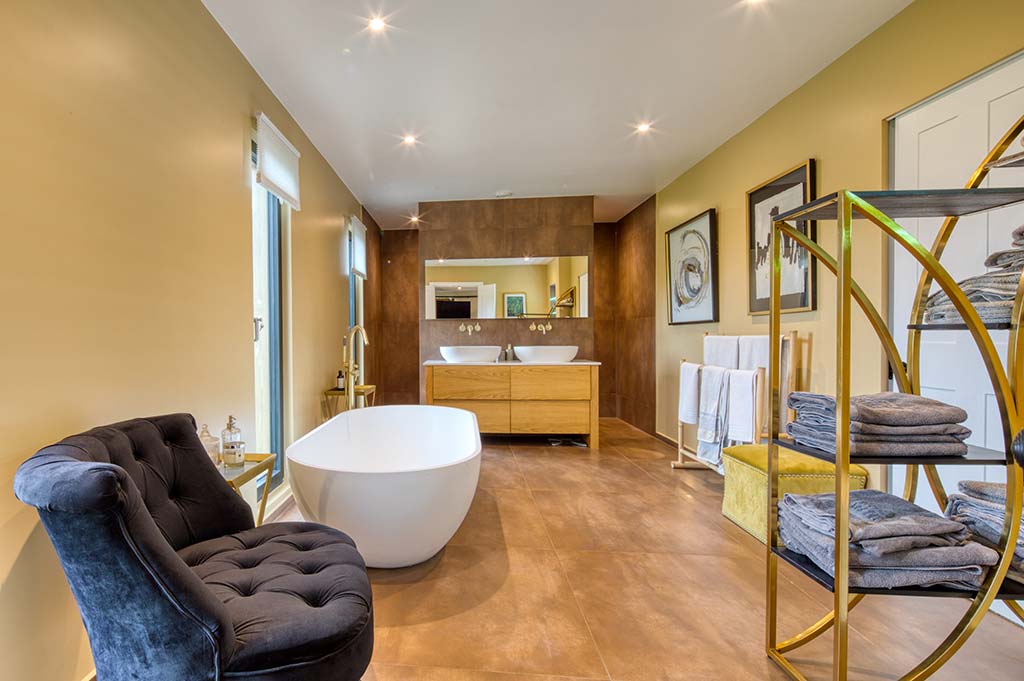 En-suite bathroom interior