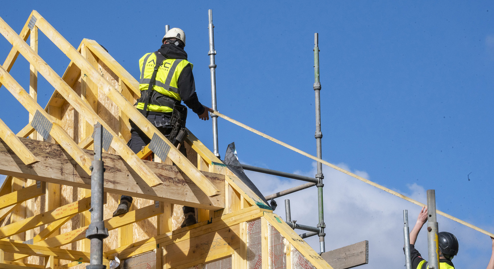  Comparison of Scottish Building Warrant and English Building Regulations process for self-builders